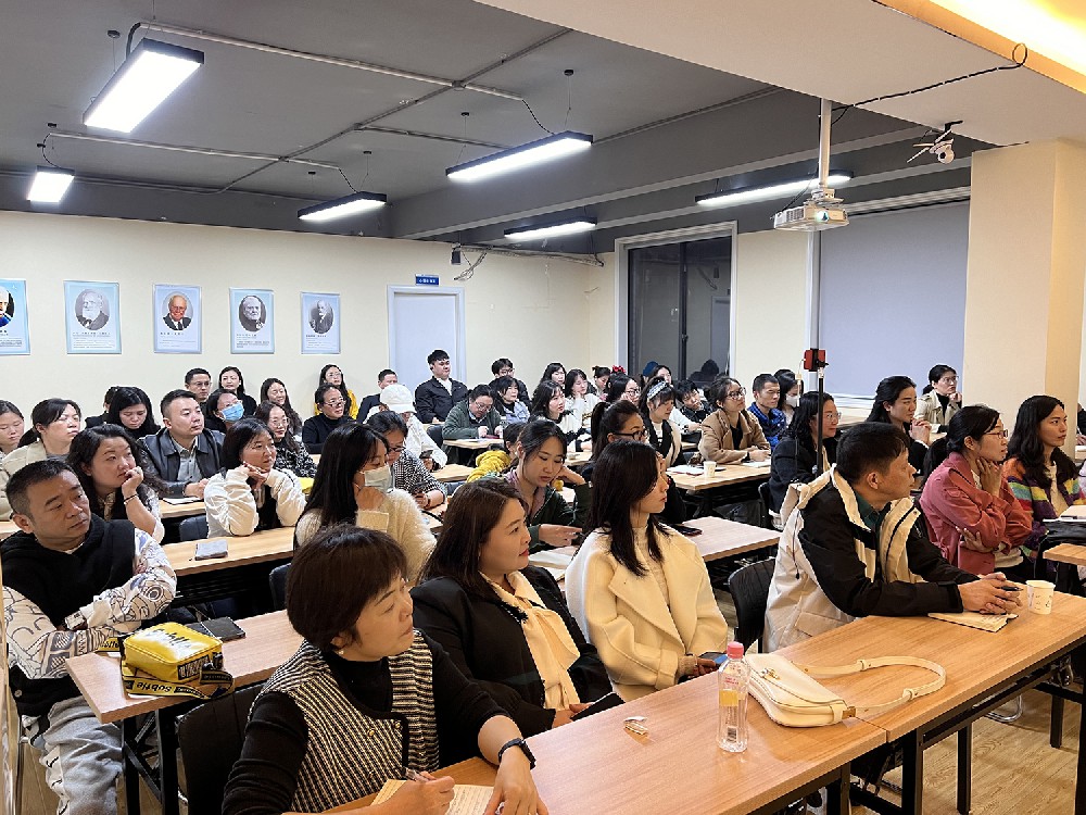 成都心理咨询师如何选择培训机构？选四川盟略就对了